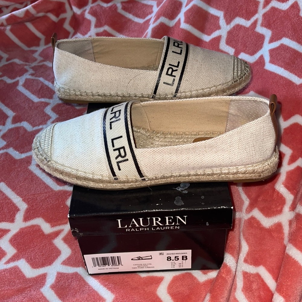 Ralph Lauren gently worn canvas shoes size 8.5 - Box included.